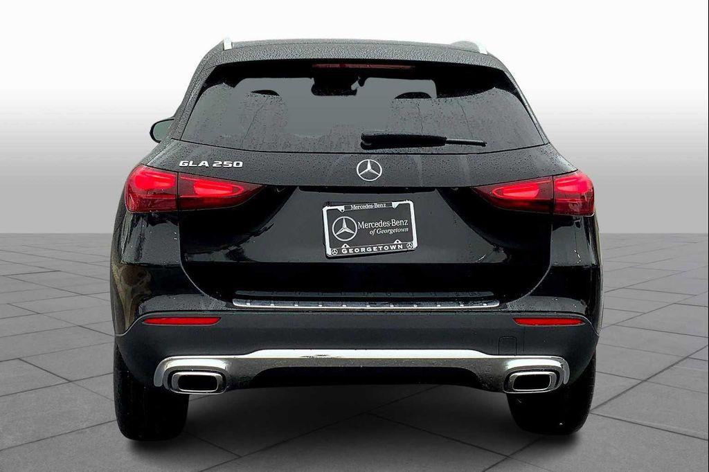 new 2025 Mercedes-Benz GLA 250 car, priced at $42,250