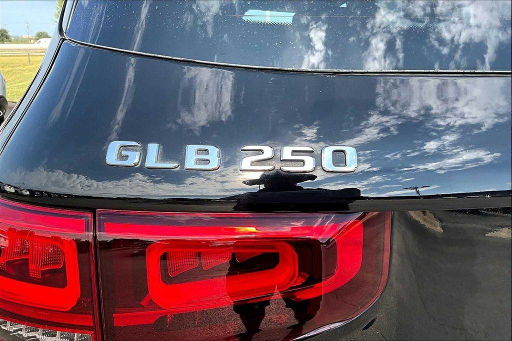 used 2022 Mercedes-Benz GLB 250 car, priced at $35,673
