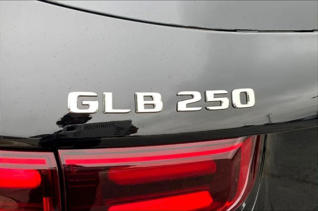 new 2024 Mercedes-Benz GLB 250 car, priced at $45,995