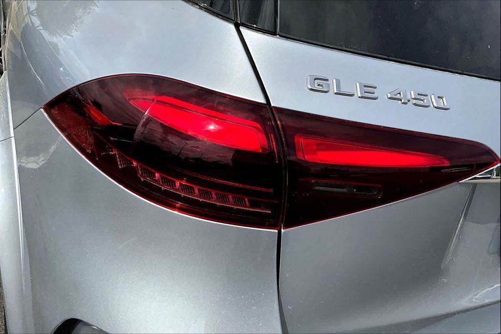 new 2026 Mercedes-Benz GLE 450 car, priced at $79,685