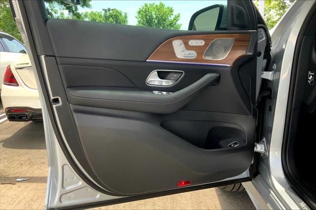 new 2025 Mercedes-Benz GLS 450 car, priced at $95,365