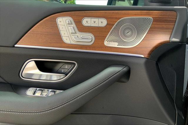 new 2025 Mercedes-Benz GLS 450 car, priced at $95,365
