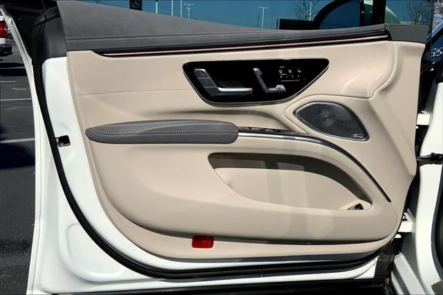 new 2023 Mercedes-Benz EQS 450 car, priced at $109,650