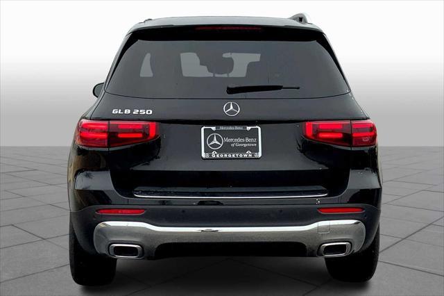 new 2025 Mercedes-Benz GLB 250 car, priced at $49,580