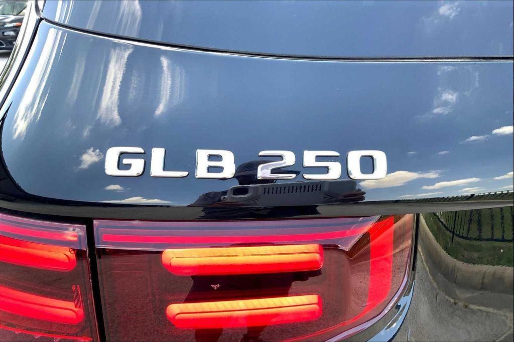 new 2025 Mercedes-Benz GLB 250 car, priced at $51,040