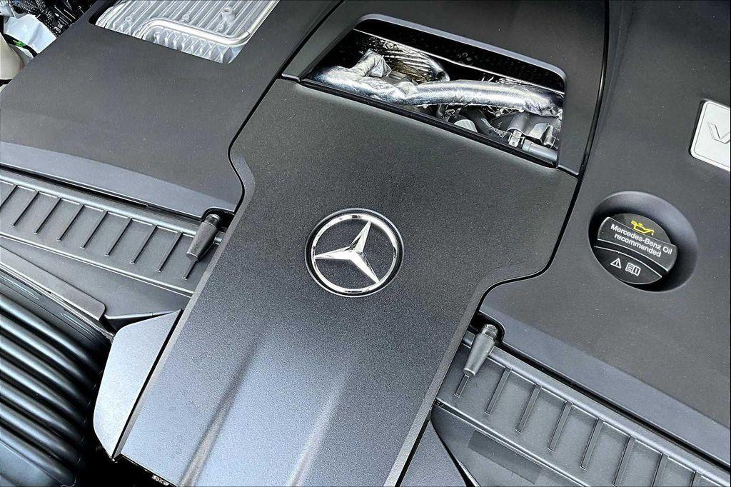 new 2026 Mercedes-Benz GLS 580 car, priced at $122,570