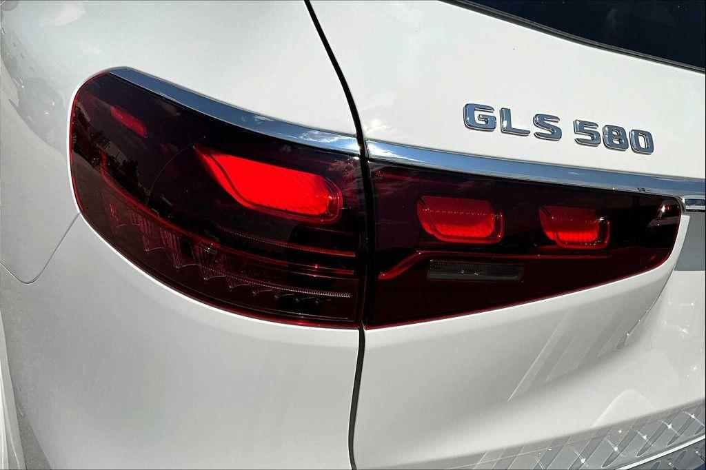 new 2026 Mercedes-Benz GLS 580 car, priced at $122,570