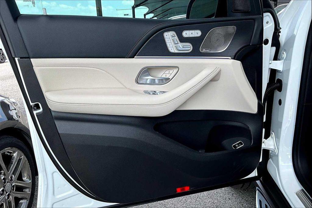 new 2026 Mercedes-Benz GLS 580 car, priced at $122,570