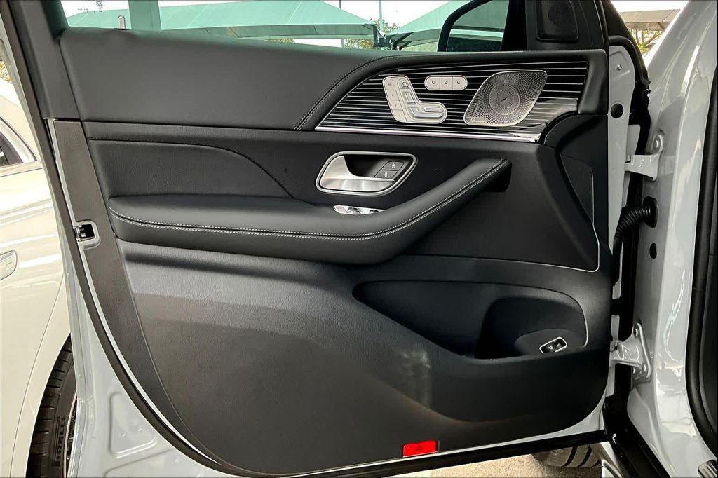 new 2026 Mercedes-Benz GLS 580 car, priced at $125,545