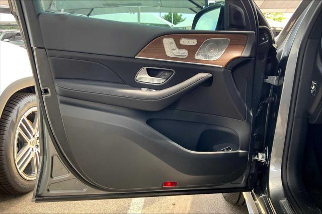 new 2025 Mercedes-Benz GLS 450 car, priced at $96,495