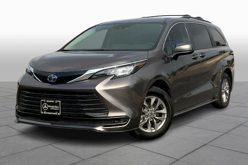 used 2023 Toyota Sienna car, priced at $37,994