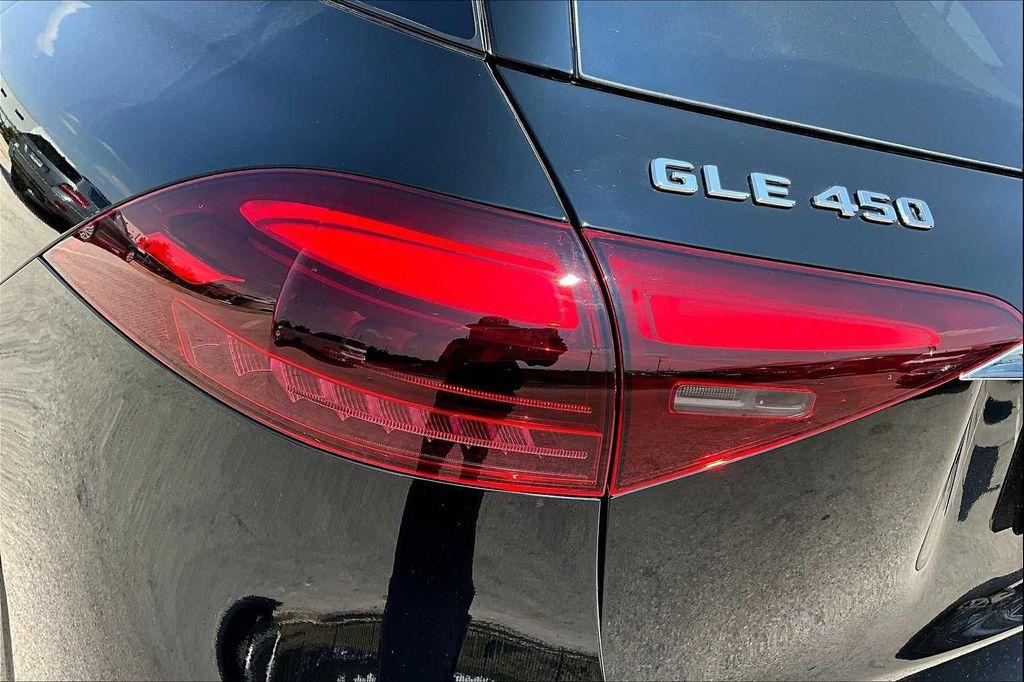 new 2026 Mercedes-Benz GLE 450 car, priced at $78,385