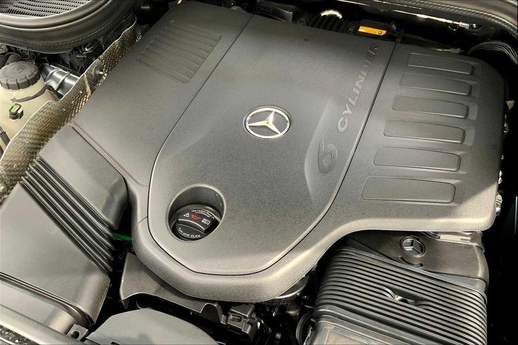 new 2025 Mercedes-Benz GLE 450 car, priced at $77,025