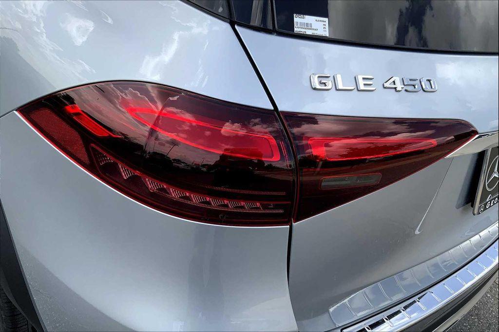new 2025 Mercedes-Benz GLE 450 car, priced at $77,025