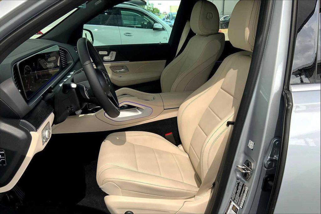 new 2025 Mercedes-Benz GLE 450 car, priced at $77,025