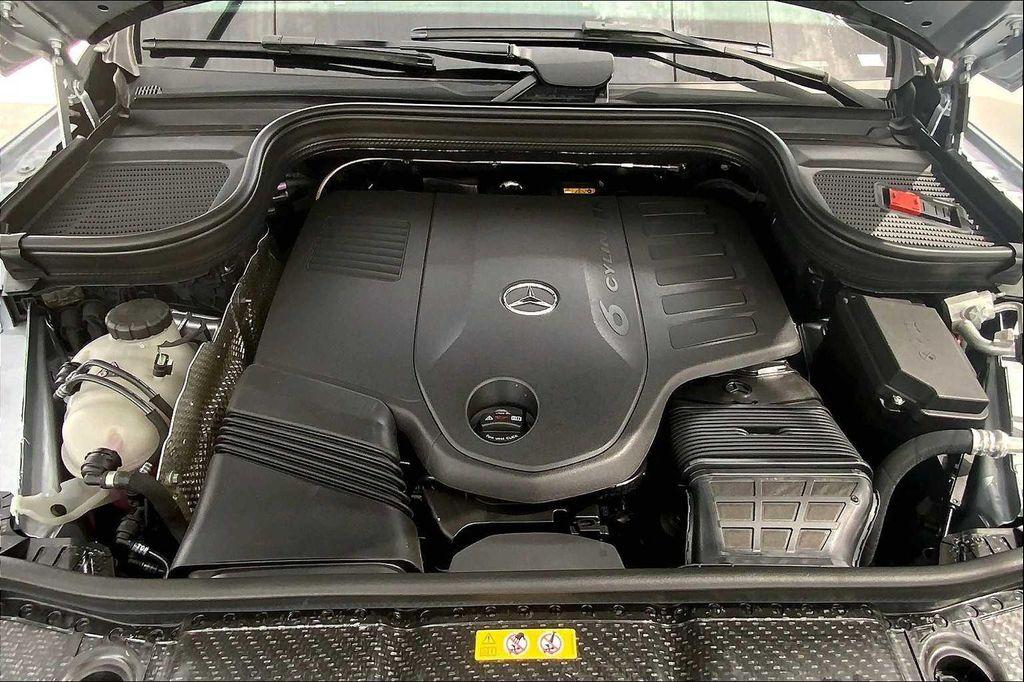new 2025 Mercedes-Benz GLE 450 car, priced at $77,025