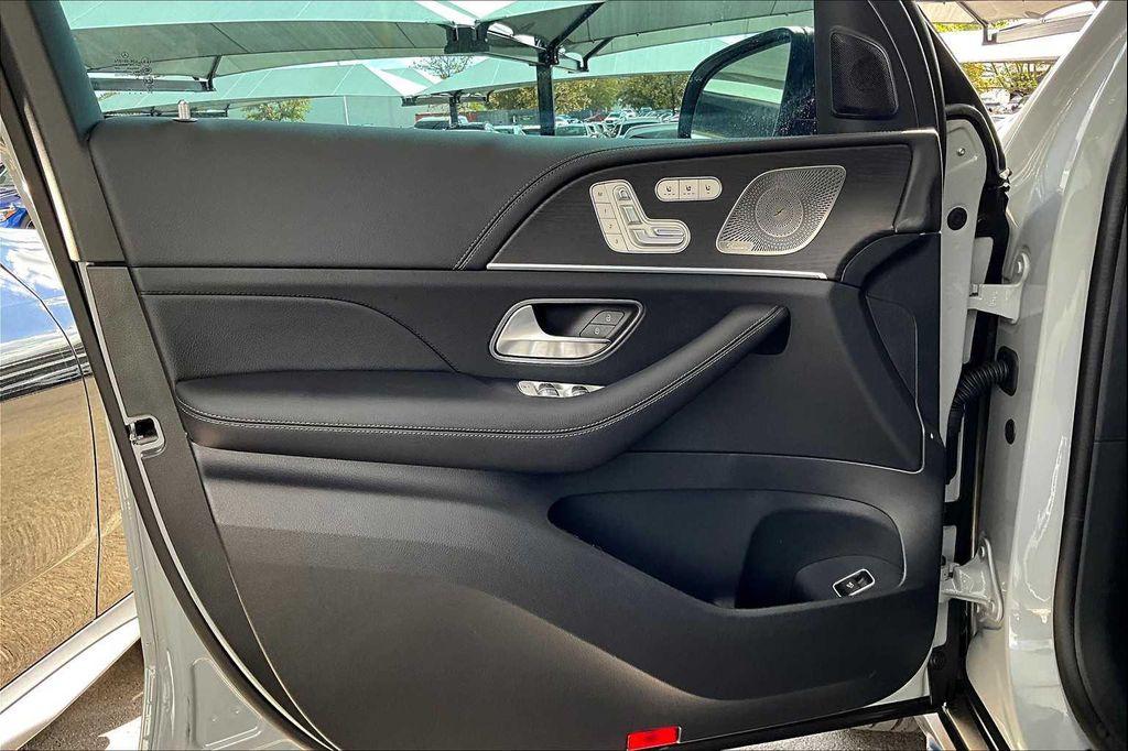 new 2026 Mercedes-Benz GLS 450 car, priced at $104,585