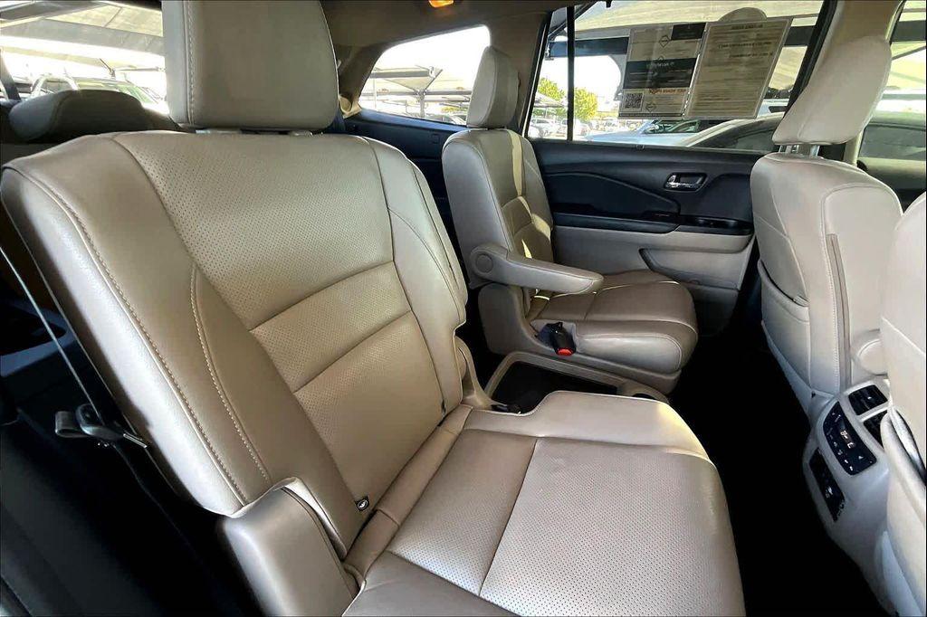 used 2019 Honda Pilot car, priced at $25,563