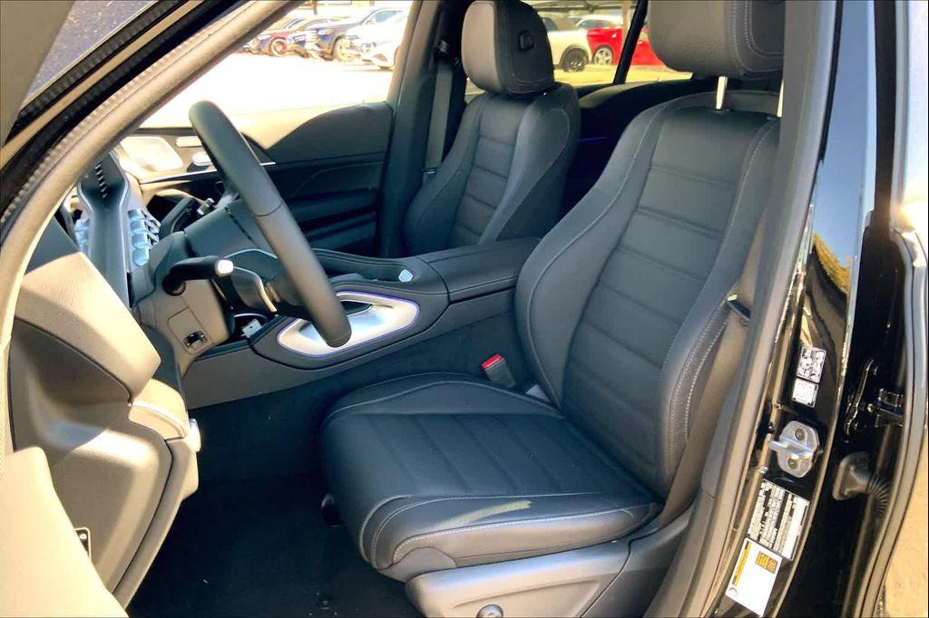 new 2025 Mercedes-Benz GLE 580 car, priced at $96,010