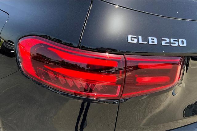 new 2024 Mercedes-Benz GLB 250 car, priced at $52,325