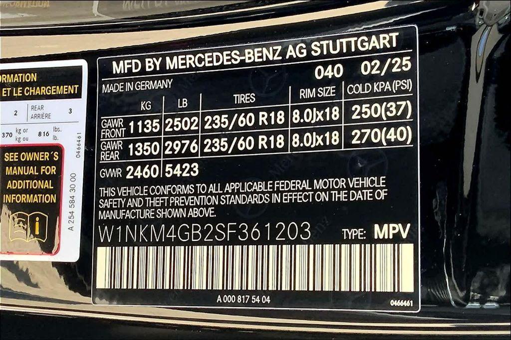 new 2025 Mercedes-Benz GLC 300 car, priced at $52,105