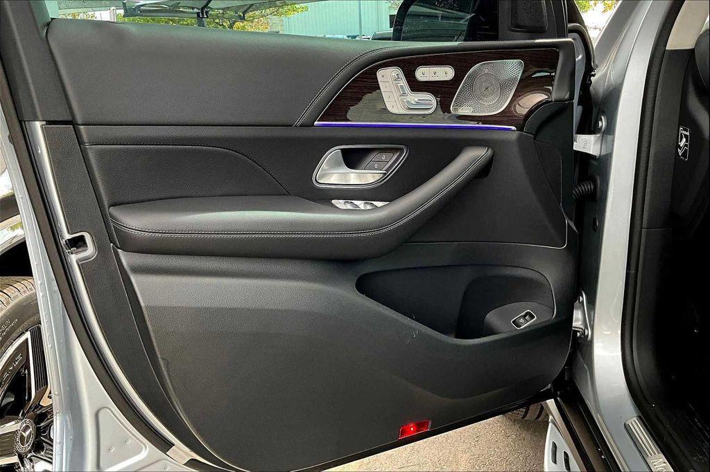 new 2026 Mercedes-Benz GLS 450 car, priced at $100,675
