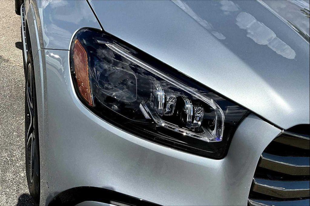 new 2026 Mercedes-Benz GLS 450 car, priced at $100,675