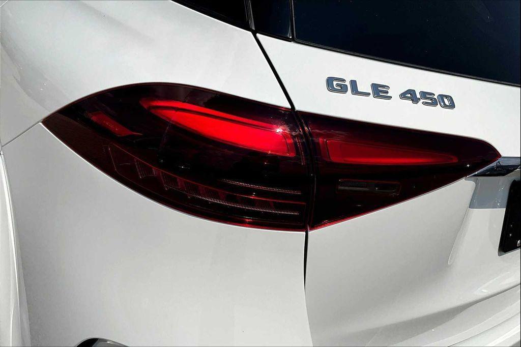 new 2026 Mercedes-Benz GLE 450 car, priced at $78,595