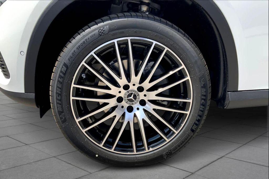 new 2025 Mercedes-Benz GLC 300 car, priced at $53,585