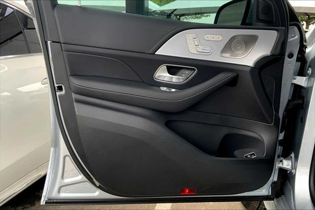 new 2025 Mercedes-Benz GLS 580 car, priced at $119,445