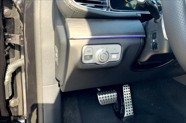 new 2025 Mercedes-Benz GLS 580 car, priced at $119,095