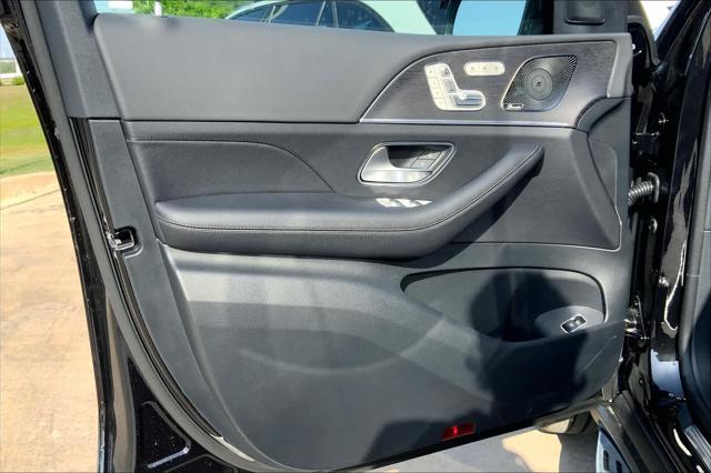 new 2025 Mercedes-Benz GLS 580 car, priced at $119,095