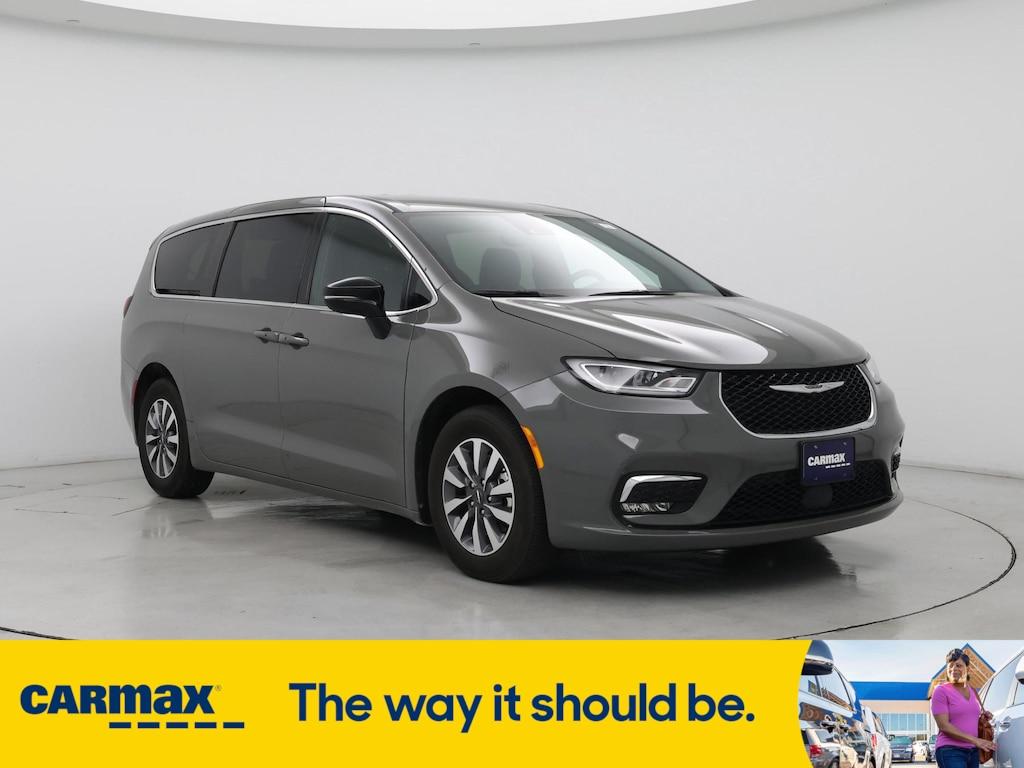 used 2025 Chrysler Pacifica Hybrid car, priced at $39,998