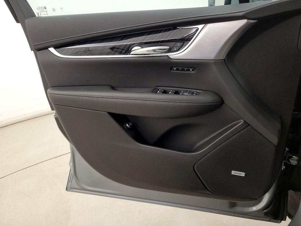 used 2024 Cadillac XT6 car, priced at $47,998
