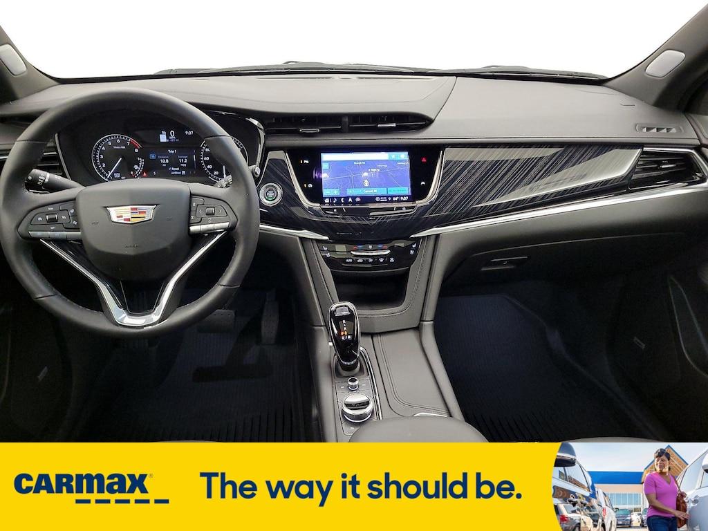 used 2024 Cadillac XT6 car, priced at $47,998