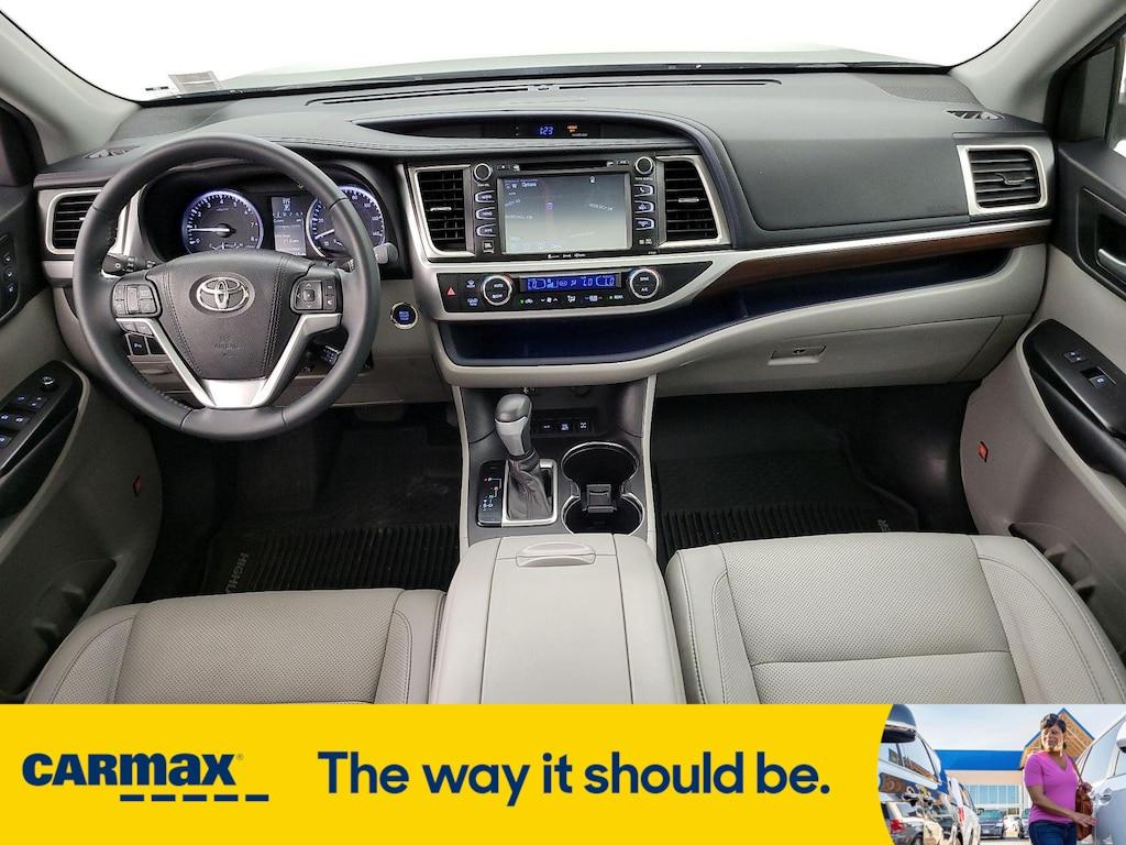 used 2016 Toyota Highlander car, priced at $26,998