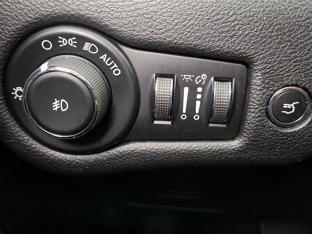 used 2020 Jeep Cherokee car, priced at $16,998