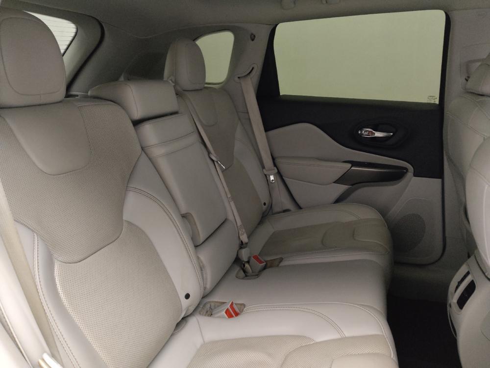 used 2019 Jeep Cherokee car, priced at $16,795