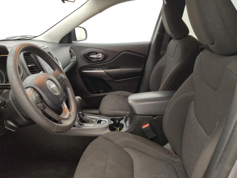 used 2020 Jeep Cherokee car, priced at $13,095