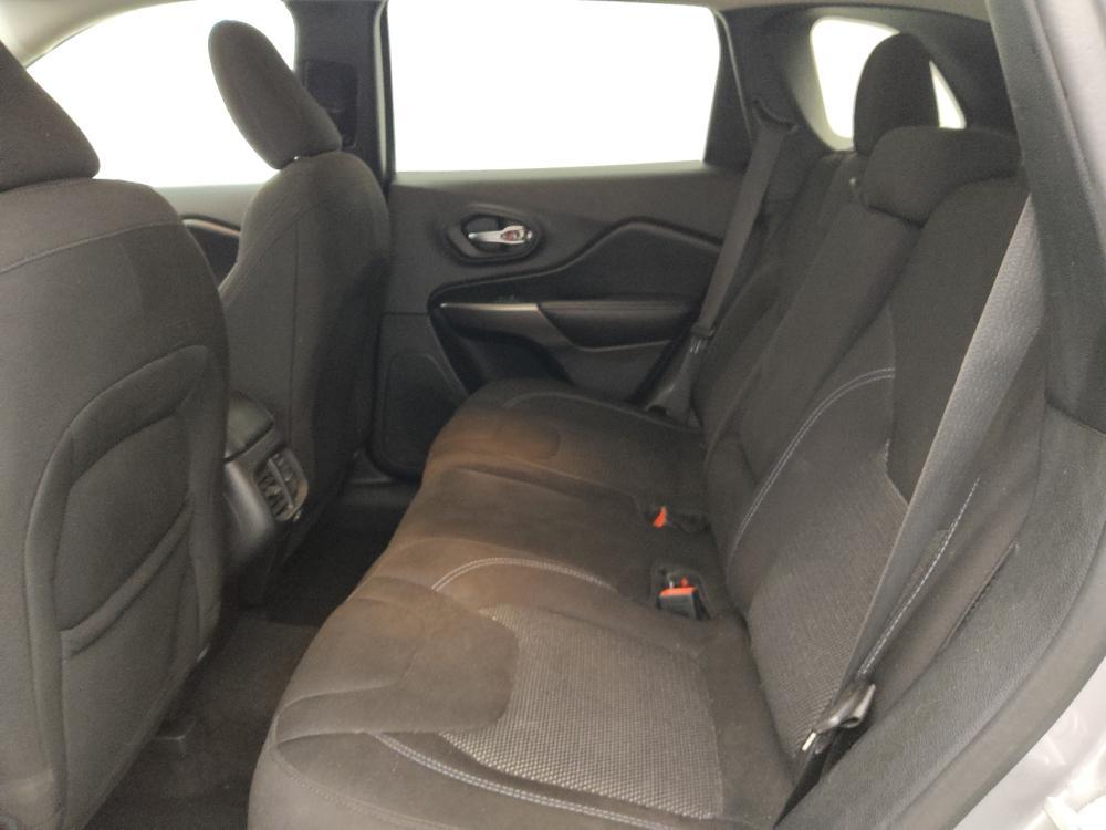 used 2020 Jeep Cherokee car, priced at $13,095