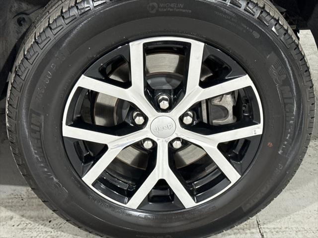 used 2024 Jeep Grand Cherokee L car, priced at $39,637
