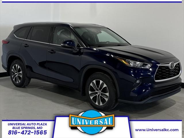 used 2020 Toyota Highlander car, priced at $29,618