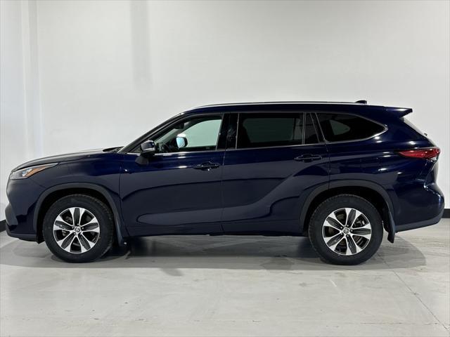 used 2020 Toyota Highlander car, priced at $29,618