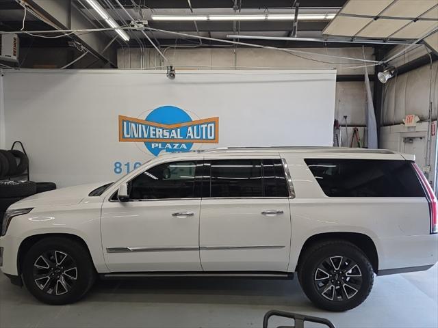 used 2017 Cadillac Escalade ESV car, priced at $26,386
