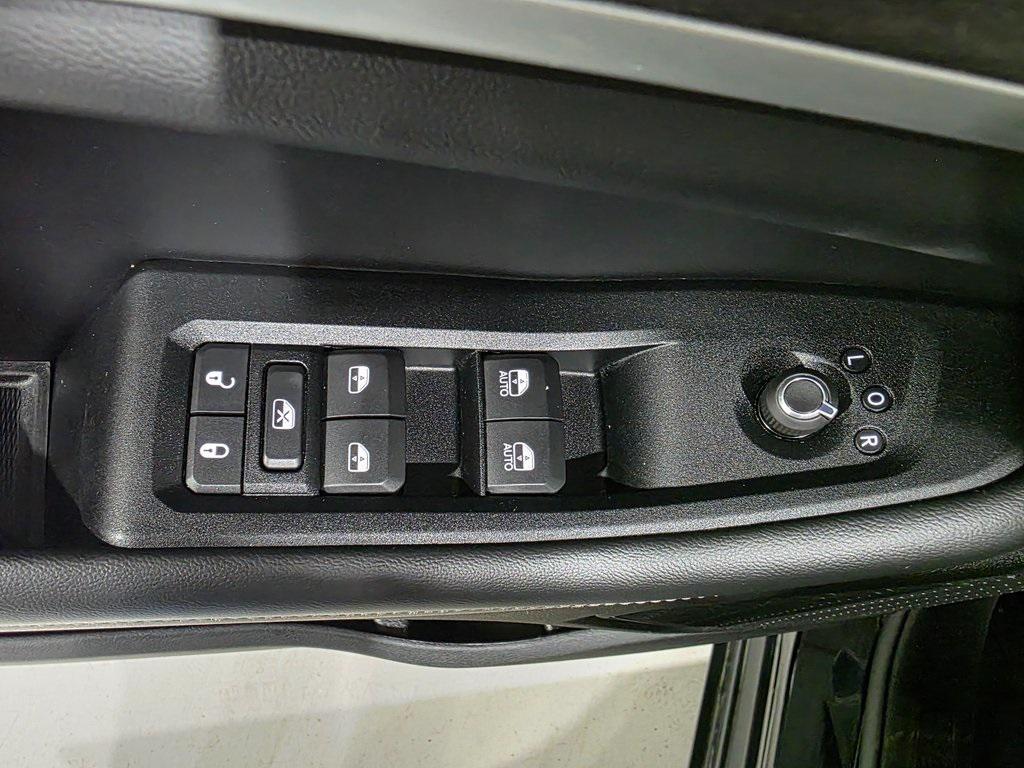 used 2023 Jeep Grand Cherokee L car, priced at $28,984