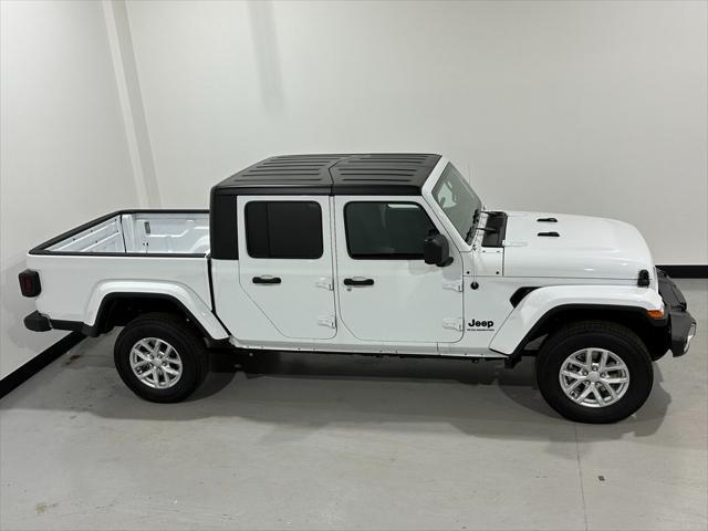 used 2023 Jeep Gladiator car, priced at $35,982