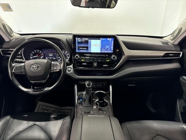 used 2021 Toyota Highlander car, priced at $32,654