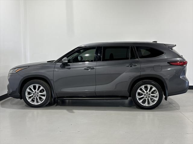 used 2021 Toyota Highlander car, priced at $32,654