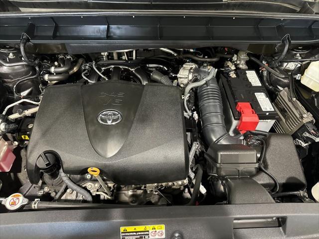 used 2021 Toyota Highlander car, priced at $32,654