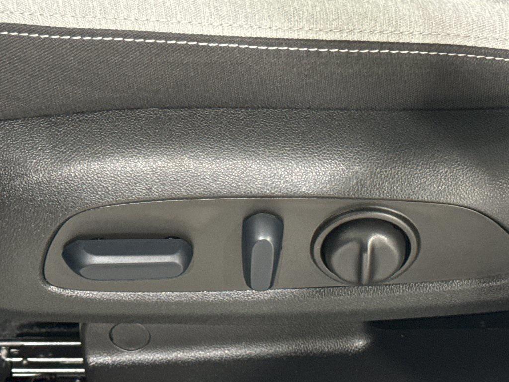 used 2023 Chevrolet Equinox car, priced at $18,984